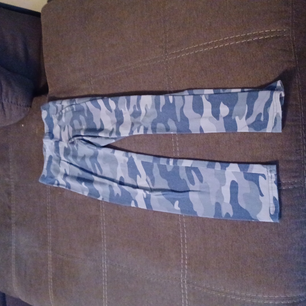 Blue camouflage leggings